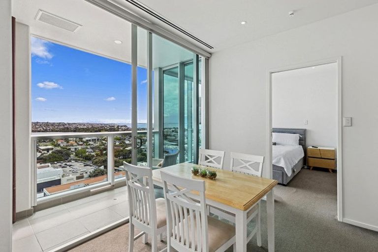 Photo of property in Sentinel Apartments, 1605/3 Northcroft Street, Takapuna, Auckland, 0622