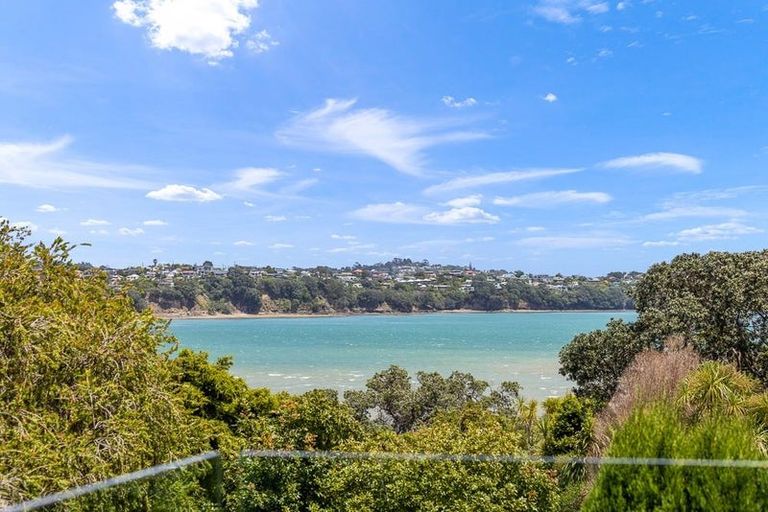 Photo of property in 42a Tindalls Bay Road, Tindalls Beach, Whangaparaoa, 0930
