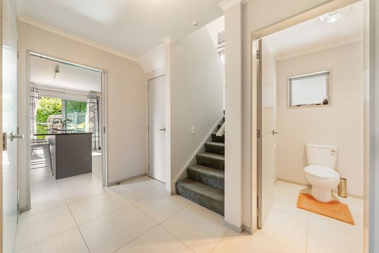 Photo of property in 18 Cresswell Place, Johnsonville, Wellington, 6037