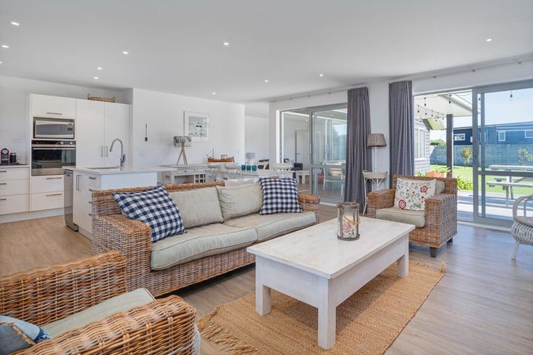 Photo of property in 44 Longreach Drive, Cooks Beach, Whitianga, 3591