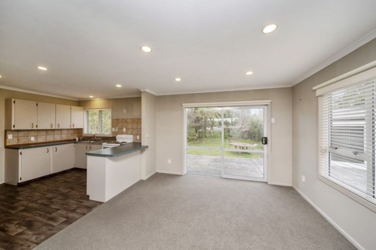 Photo of property in 37 Broadway, Stratford, 4332