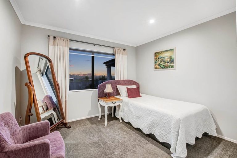 Photo of property in 14 Kingfisher Road, Silverdale, 0932