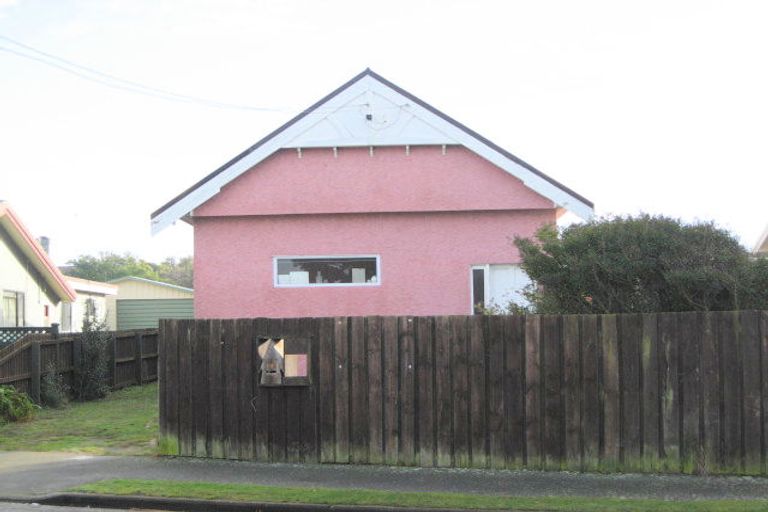 Photo of property in 67 Owles Terrace, New Brighton, Christchurch, 8061