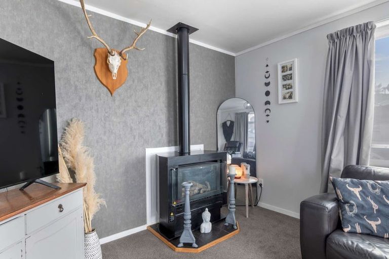 Photo of property in 6 Hobbs Place, Westbrook, Palmerston North, 4412