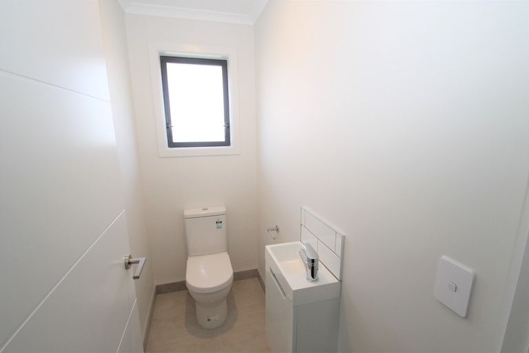 Photo of property in 35 Silver Springs Boulevard, Mosgiel, 9024