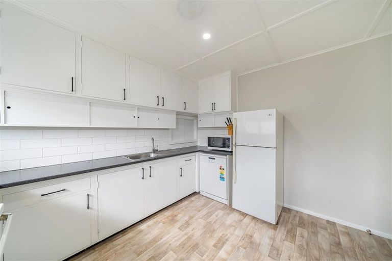 Photo of property in 2/17 Oregon Drive, Maoribank, Upper Hutt, 5018