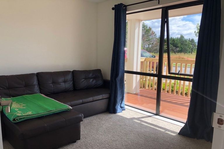 Photo of property in 25 Kahui Parade, Karaka, Papakura, 2113