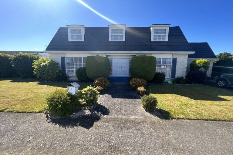 Photo of property in 2 Avon Street, Levin, 5510