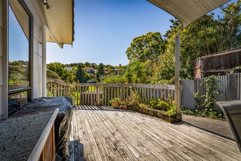 Photo of property in 49a Brian Crescent, Stanmore Bay, Whangaparaoa, 0932