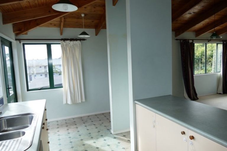 Photo of property in 77 Lake Road, Devonport, Auckland, 0622