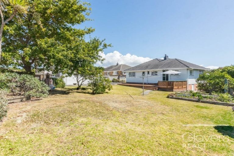 Photo of property in 7 Cajero Place, Green Bay, Auckland, 0604