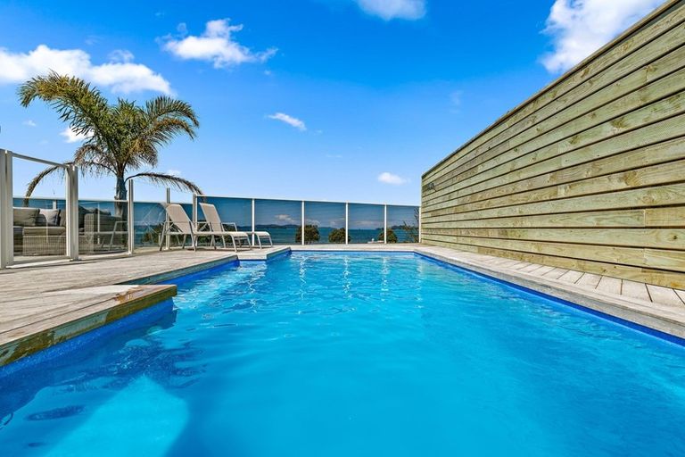 Photo of property in 20 Kahurangi Place, Snells Beach, 0920