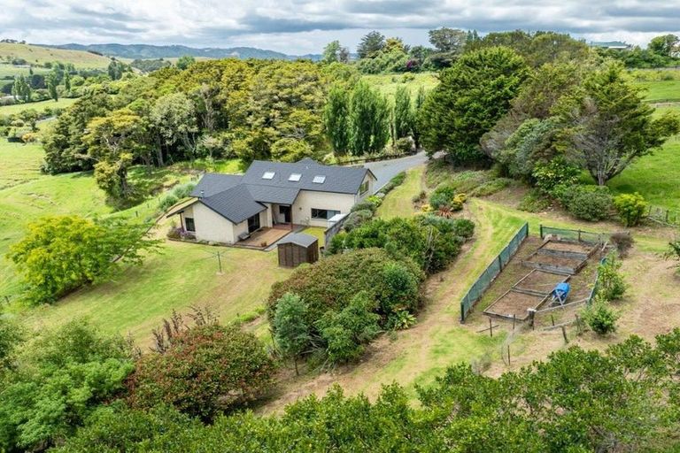 Photo of property in 87 Hurndall Street East, Maungaturoto, 0520