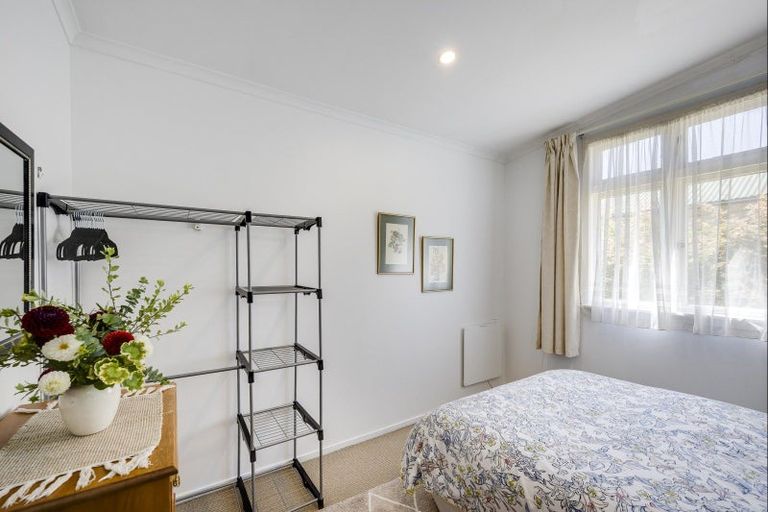 Photo of property in 84 Middle Road, Havelock North, 4130