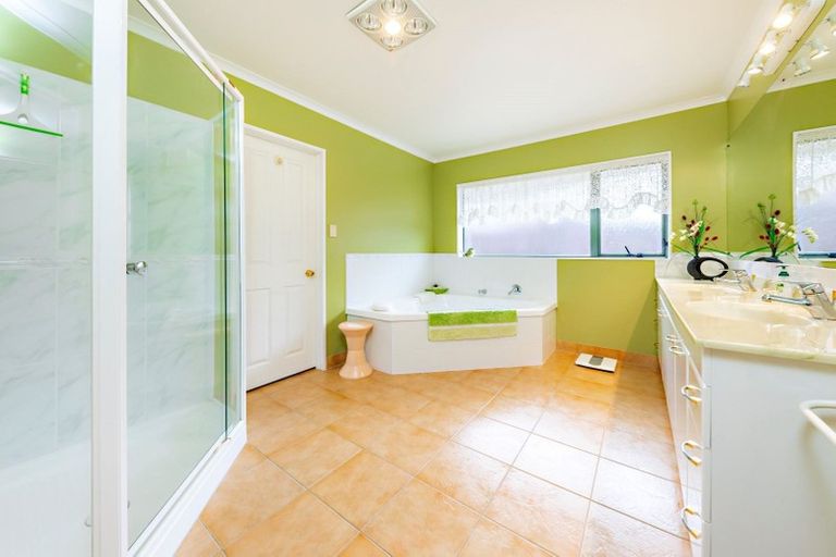 Photo of property in 227 Hill Road, The Gardens, Auckland, 2105