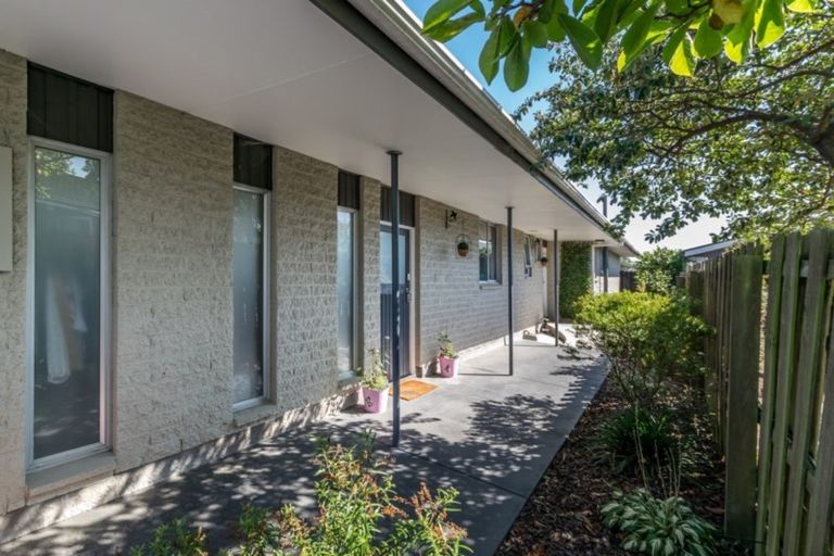 Photo of property in 8 Walker Place, Rangiora, 7400