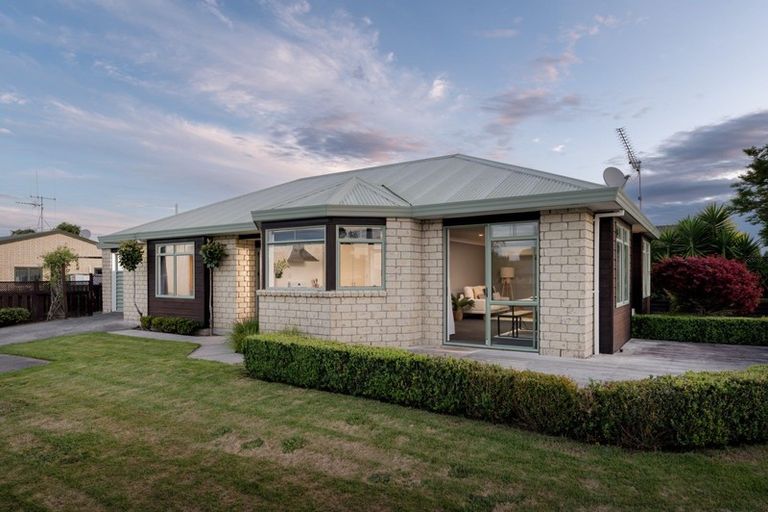 Photo of property in 52 Byron Street, Leamington, Cambridge, 3432