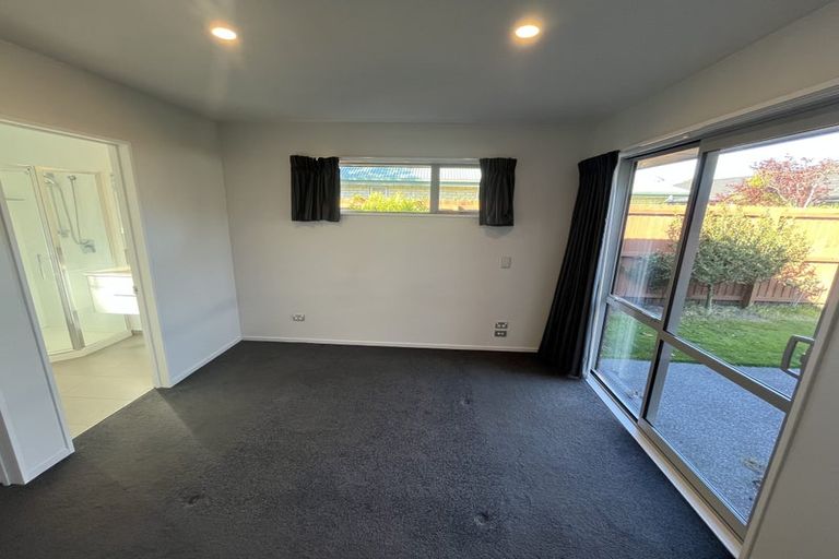 Photo of property in 11 Oakdene Place, Halswell, Christchurch, 8025