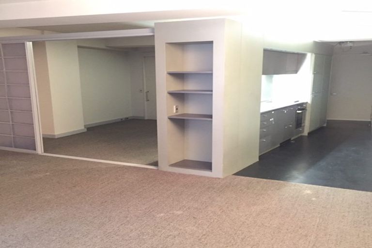 Photo of property in Gerondis Bldg Apartments, 206/60 Willis Street, Wellington Central, Wellington, 6011