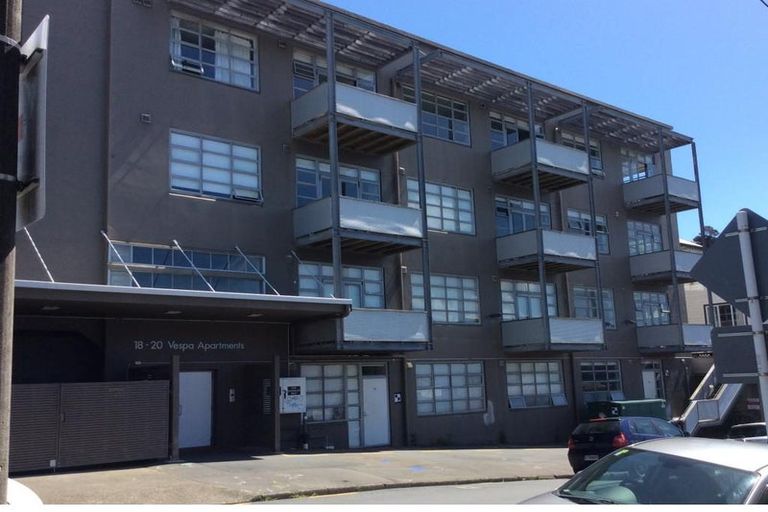 Photo of property in Vespa Apartments, 204/20 Hanson Street, Mount Cook, Wellington, 6021