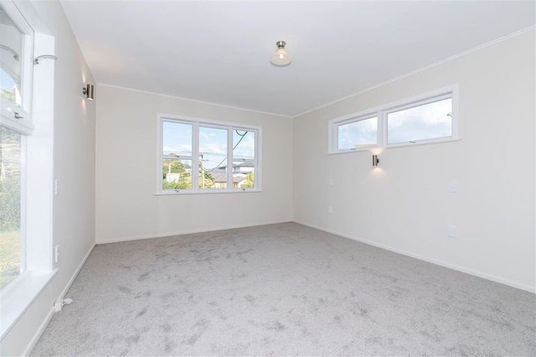 Photo of property in 4 Longburn Road, Henderson, Auckland, 0610
