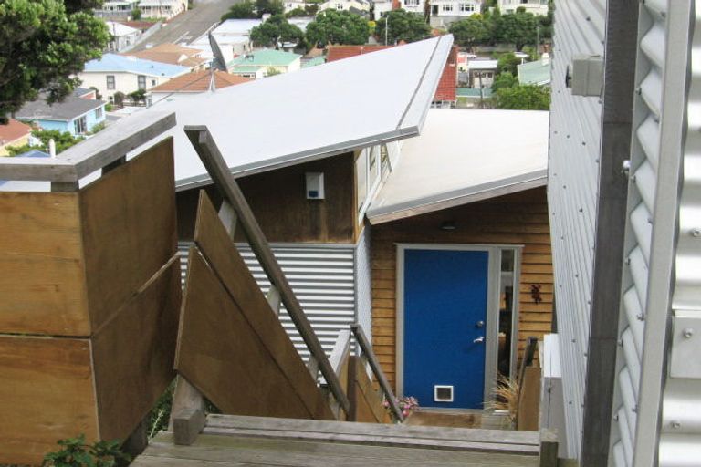 Photo of property in 38 Melbourne Road, Island Bay, Wellington, 6023