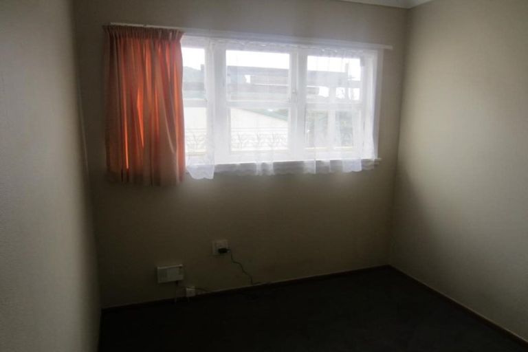 Photo of property in 15 Woodstock Terrace, Tawa, Wellington, 5028