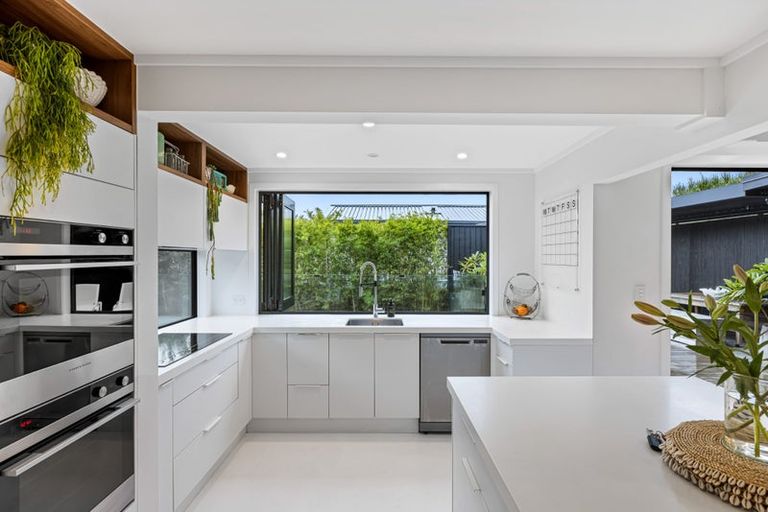 Photo of property in 2/9 Tainui Street, Torbay, Auckland, 0630