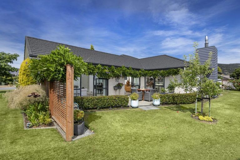 Photo of property in 3 Ash Avenue, Albert Town, Wanaka, 9305