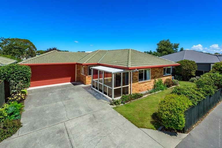 Photo of property in 7b Ronald George Place, Parklands, Christchurch, 8083