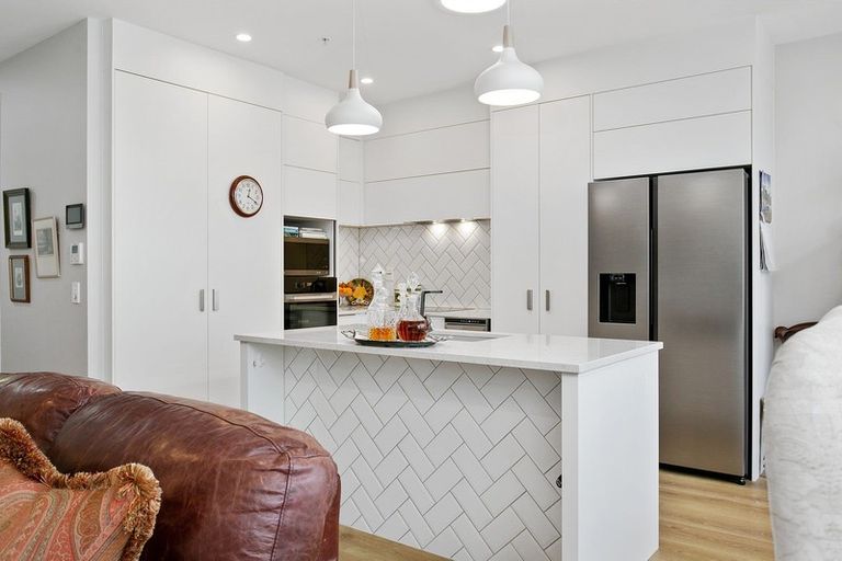 Photo of property in 204/86 Alpha Street, Cambridge, 3434