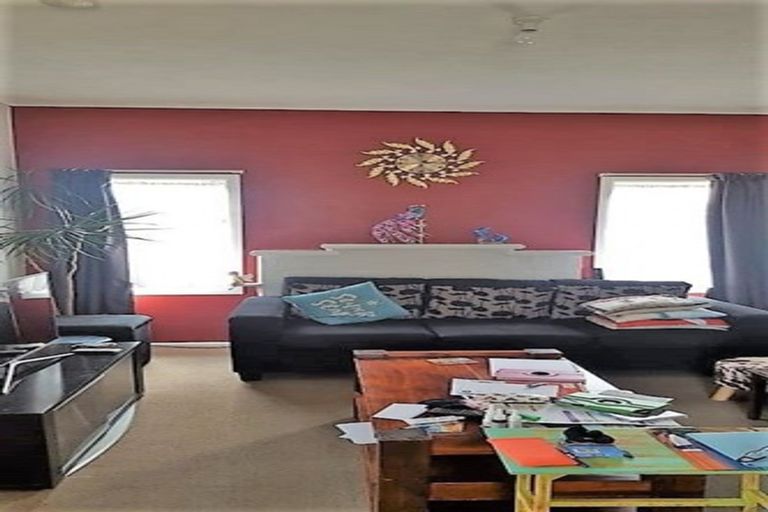 Photo of property in 15 Grande Vue Road, Papatoetoe, Auckland, 2025
