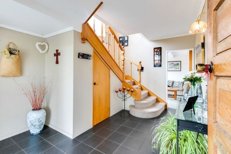 Photo of property in 17 Totara Street, Taradale, Napier, 4112