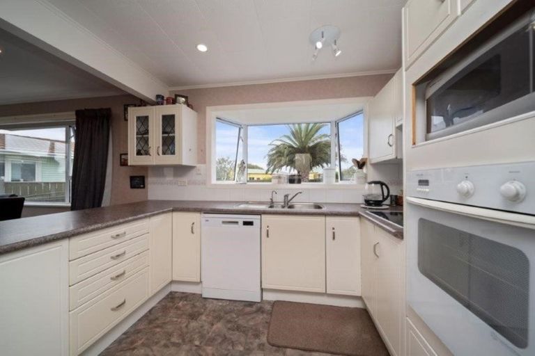 Photo of property in 116 Waihi Road, Hawera, 4610