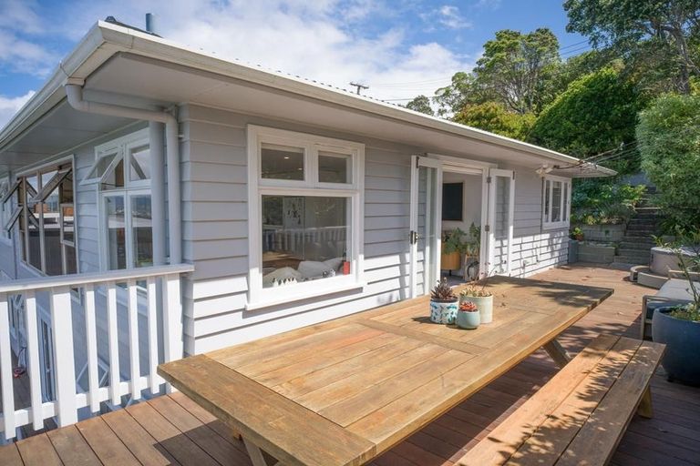 Photo of property in 21 Thane Road, Roseneath, Wellington, 6011