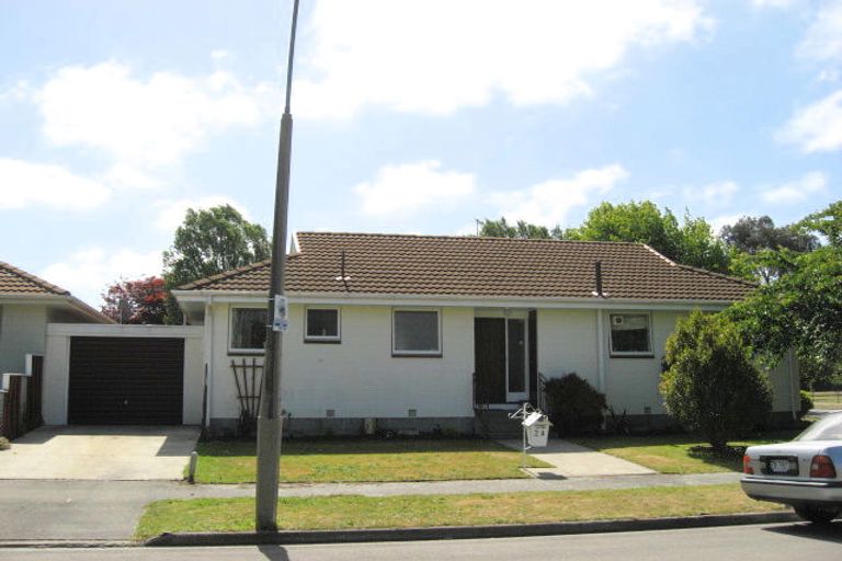 Photo of property in 1/2 Parkview Place, Avonhead, Christchurch, 8042