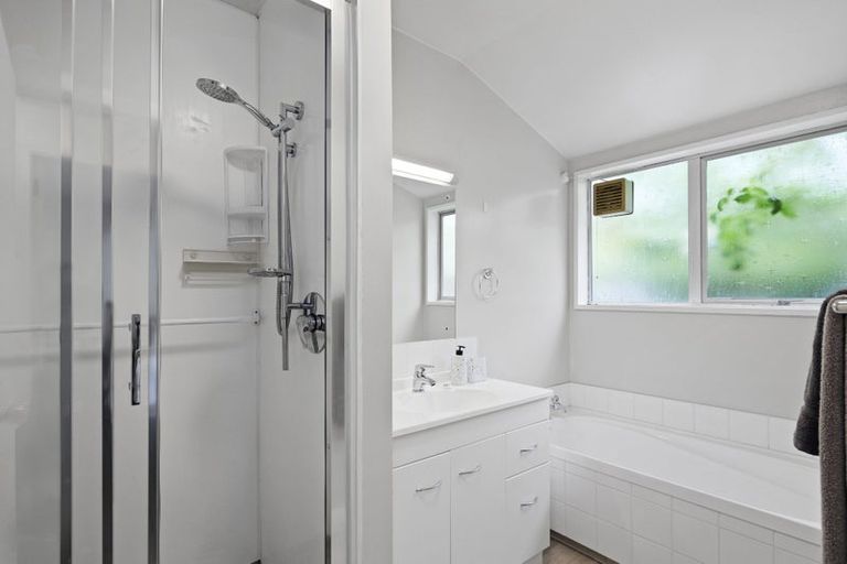 Photo of property in 2/321 Wairakei Road, Burnside, Christchurch, 8053