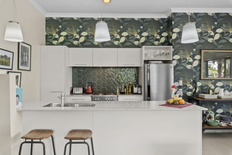 Photo of property in 1 Kensington Drive, Orewa, 0931