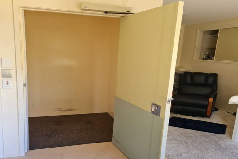 Photo of property in 24 Parkwood Crescent, Gulf Harbour, Whangaparaoa, 0930