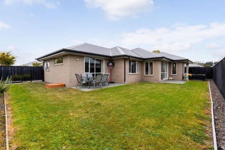 Photo of property in 16 Puaka Street, Pegasus, 7612