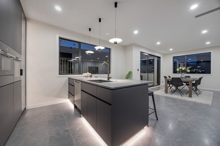 Photo of property in 8 Koheru Place, Long Bay, Auckland, 0630