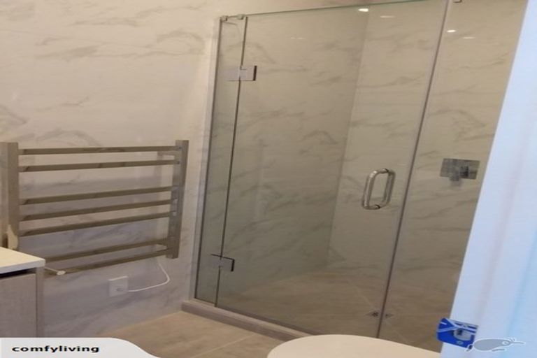 Photo of property in 2/69 Lake Road, Devonport, Auckland, 0624