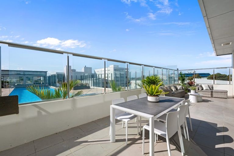 Photo of property in Sentinel Apartments, 401/3 Northcroft Street, Takapuna, Auckland, 0622