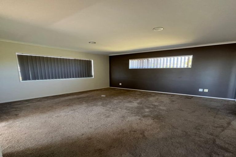 Photo of property in 6 Arrowsmith Drive, Clover Park, Auckland, 2019