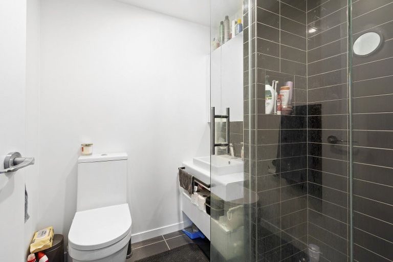 Photo of property in Pinnacle Apartments, E406/160 Victoria Street, Te Aro, Wellington, 6011