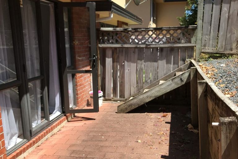 Photo of property in 11/2 Arawa Street, New Lynn, Auckland, 0600