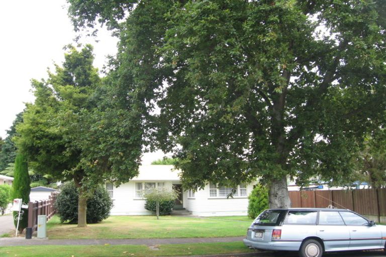 Photo of property in 2 Arnot Avenue, Clouston Park, Upper Hutt, 5018