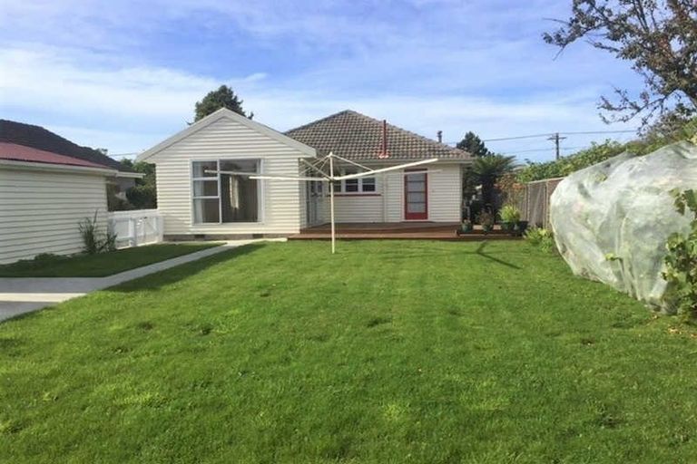 Photo of property in 245 Weston Road, Mairehau, Christchurch, 8052