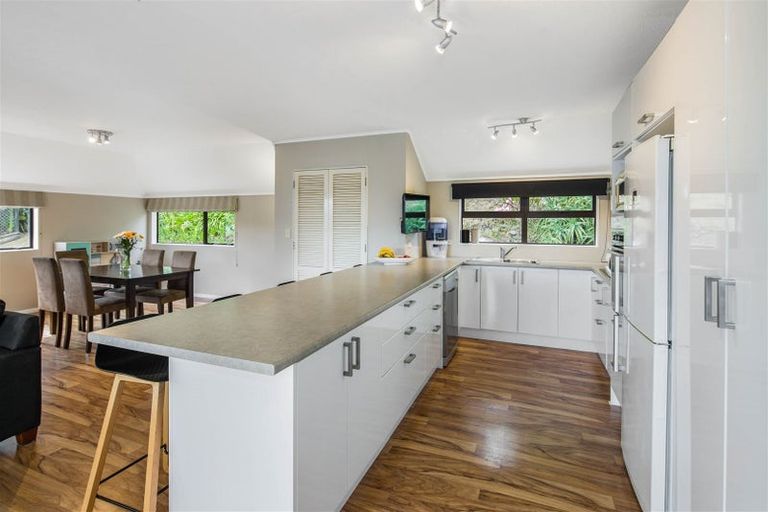 Photo of property in 140 Mark Avenue, Grenada Village, Wellington, 6037