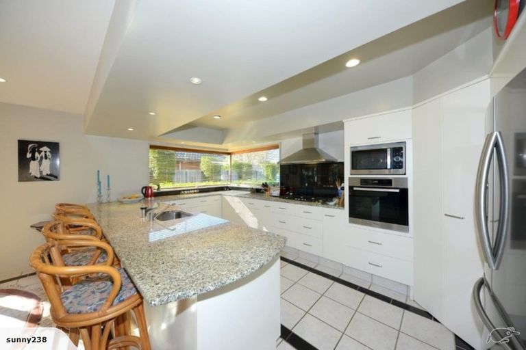 Photo of property in 5 Arundel Gate, Avonhead, Christchurch, 8042